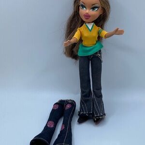 Bratz Yasmin 10” Hazel Green Eyes Shoes Top Two Pair Of Jeans Incomplete